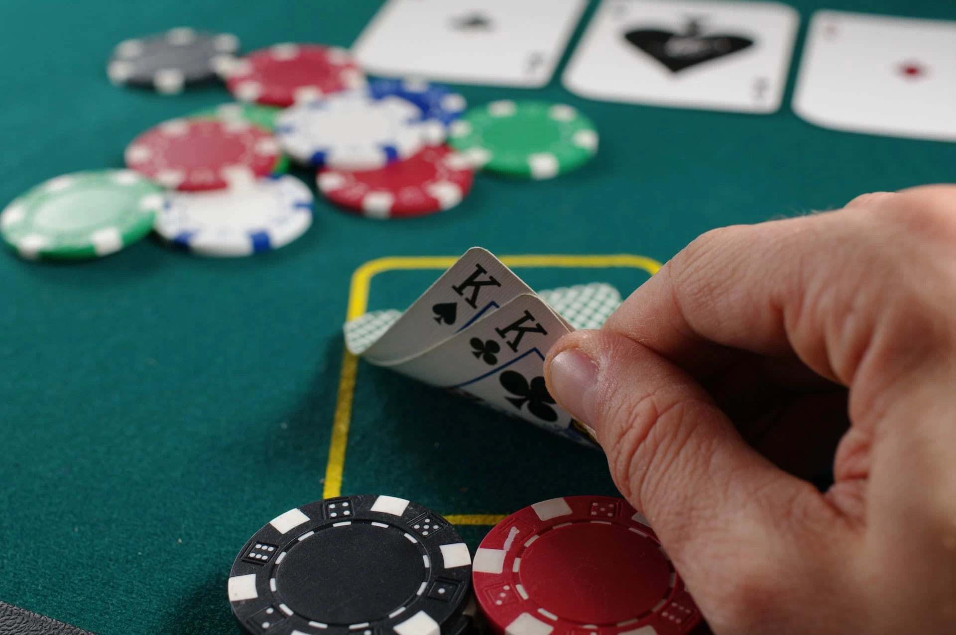 Reguli de Texas Holdem Poker pentru jucători